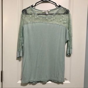 🎉FREE W/ ANY PURCHASE🎉 Dusty green lace shirt